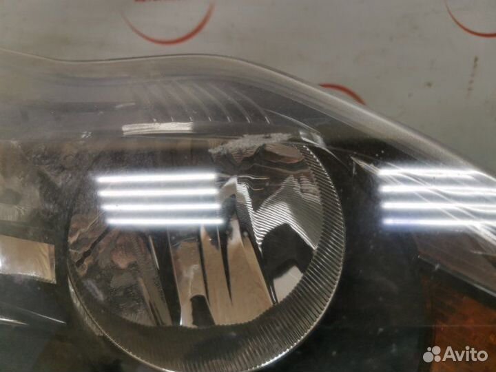Фара галогеновая передняя правая Ford Focus 2