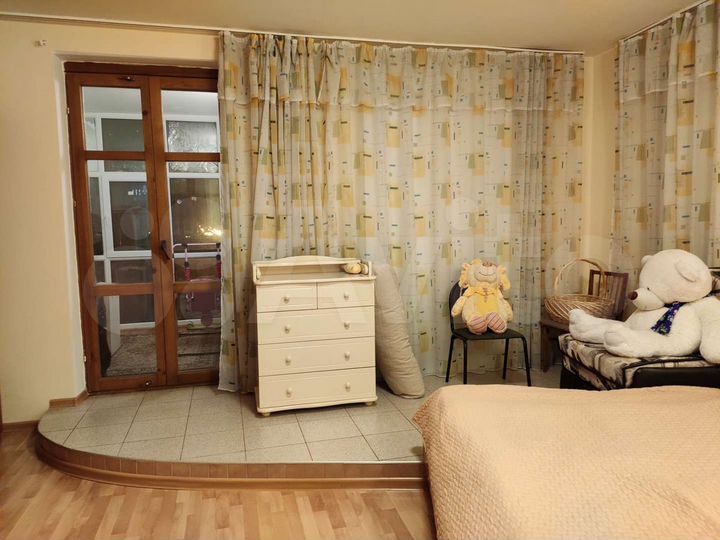 3-к. квартира, 130 м², 4/9 эт.