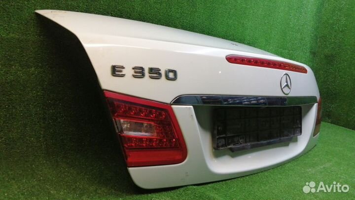 Крышка багажника Mercedes-Benz E-Class