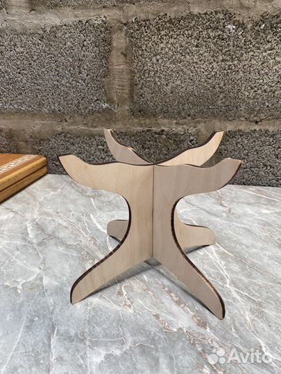 Деревянная подставка под блюдо