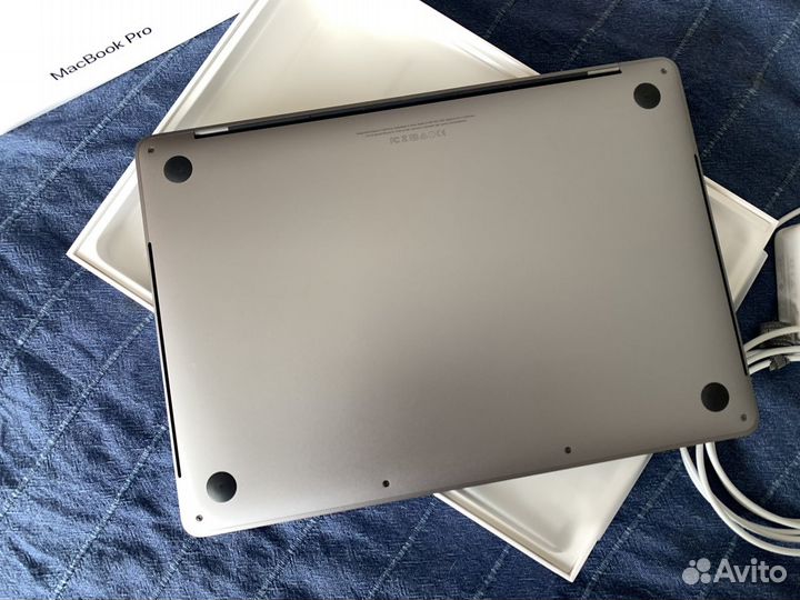 Apple Macbook Pro 13 256 touchbar, 4 порт 104 цикл