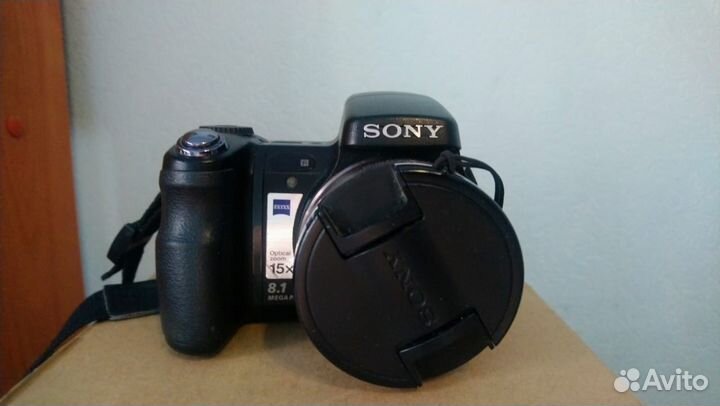 Sony Cyber-shot DSC-H7