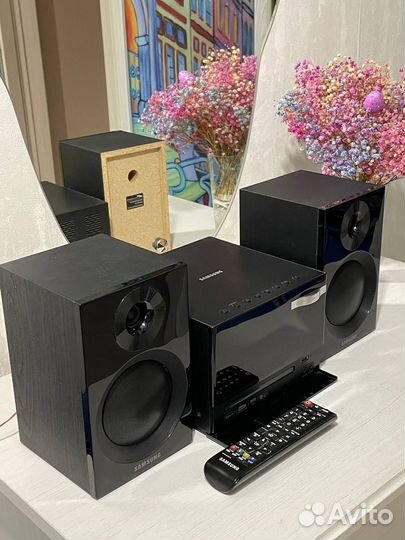 Музыкальный центр Samsung MM-E320D