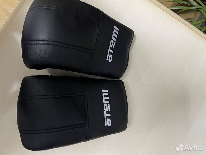 Шлем, перчатки