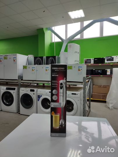 Новый Погружной блендер redmond RHB-2910