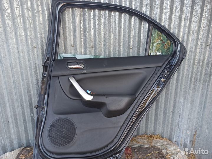 Дверь honda accord 7