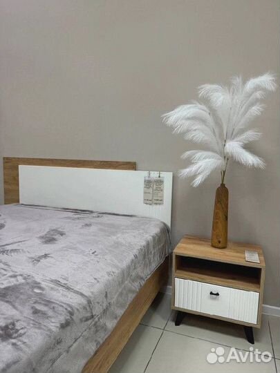 Кровать 1.6 дуб золотой/белый мдф