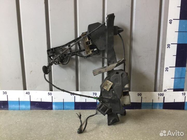 Замок двери передней правой Ford Focus III 2011