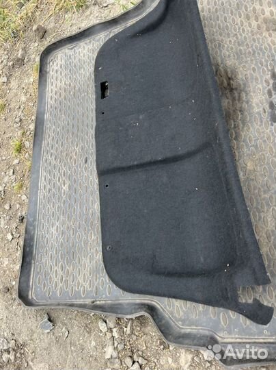 Обшивка крышки багажника Nissan Almera G15