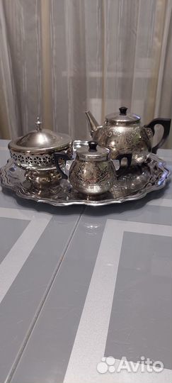 Набор мельхиоровой посуды