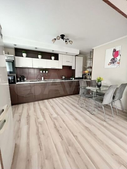 2-к. квартира, 55 м², 1/3 эт.