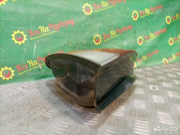 Фонарь задний левый Mitsubishi Carisma лифтбек 1.6