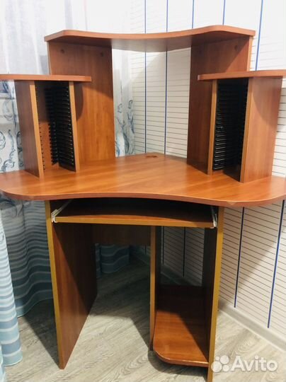 Компьютерный стол