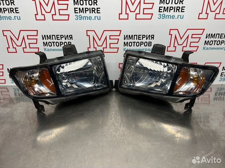Фары комплект передние Honda Ridgeline 2008