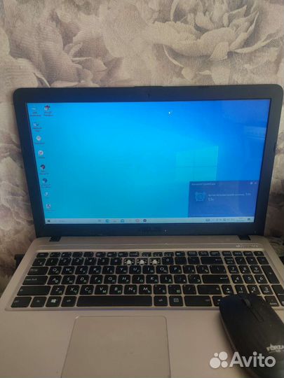 Ноутбук asus