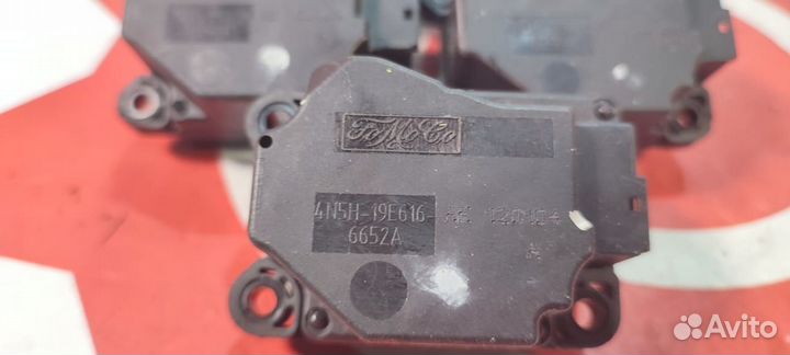 Моторчик заслонок отопителя Volvo C30 S40 V50