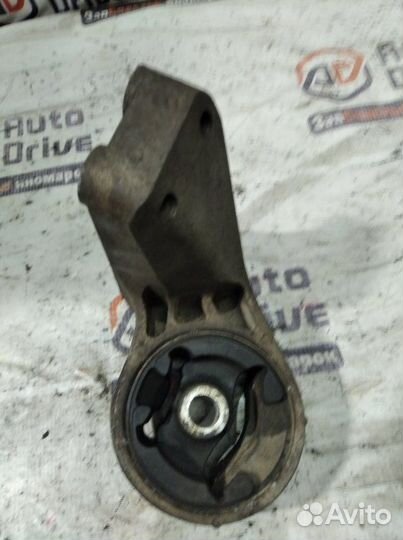 Подушка двигателя задняя Chevrolet Captiva C100