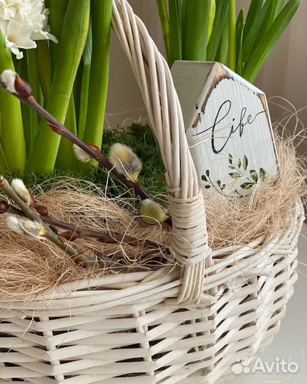 Композиция в корзине