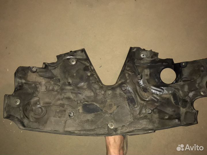 Крышка 629 мотор Мерседес гл 164