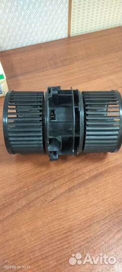 Моторчик печки Рено Флюенс 1.6