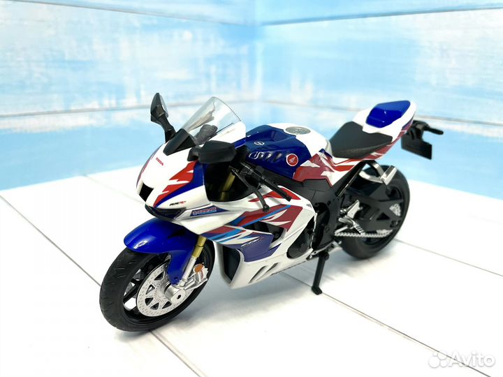 Модель мотоцикла Honda CBR1000RR-R Fireblade 1:12