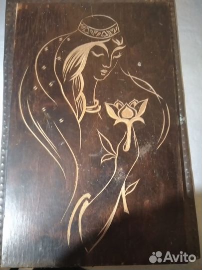 Картины, Чеканка