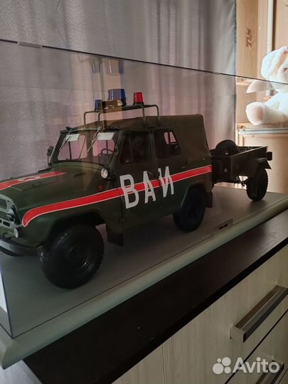 Модель УАЗ 469 1:8 деагостини
