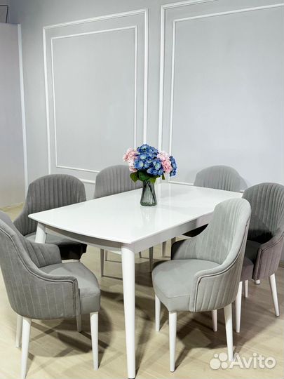 Столы и стулья