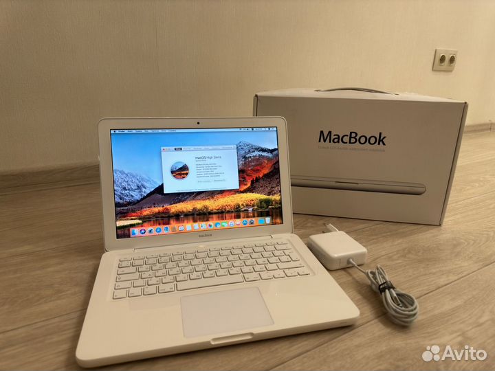 Apple MacBook A1342