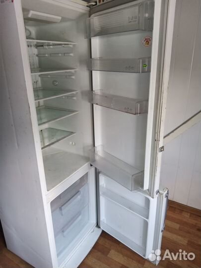 Холодильник LG с дисплеем