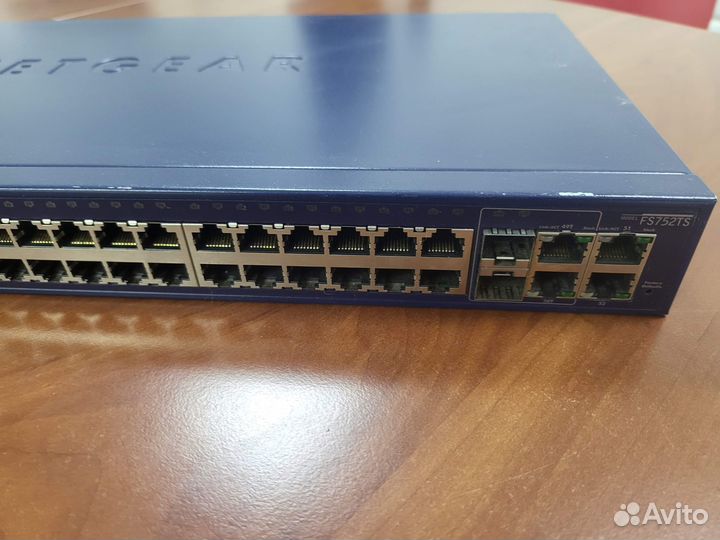 Коммутатор netgear FS752TS