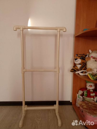 Вешалка для одежды напольная