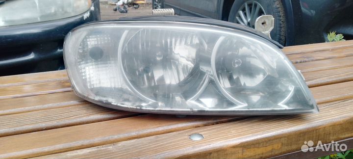 Правая фара Kia Spectra
