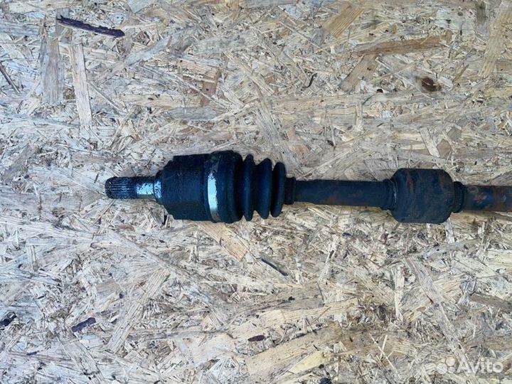 Привод полуось передний правый Hyundai Solaris 1