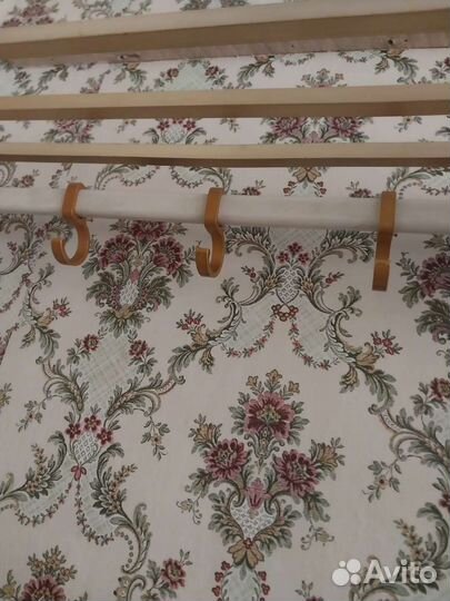 Вешалка настенная