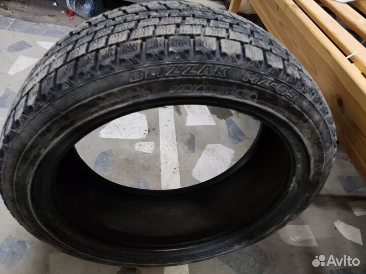 Bridgestone Blizzak MZ-03 215/45 R17