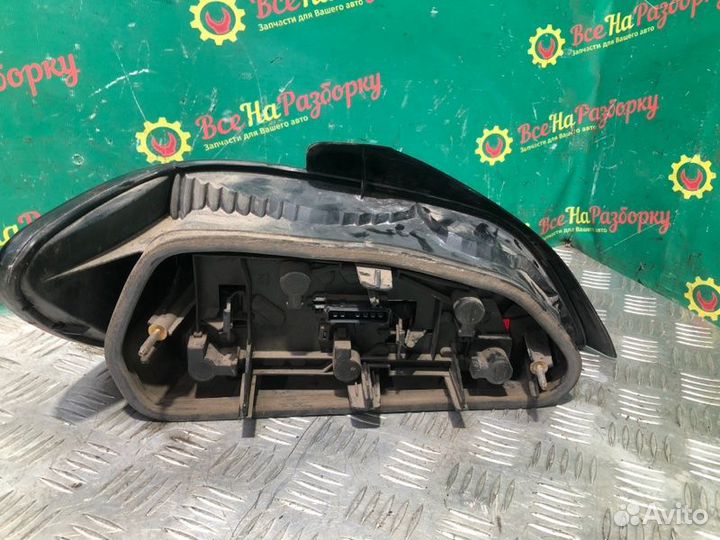 Фонарь задний правый Peugeot 406
