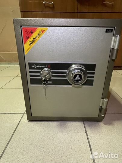 Сейф diplomat 125