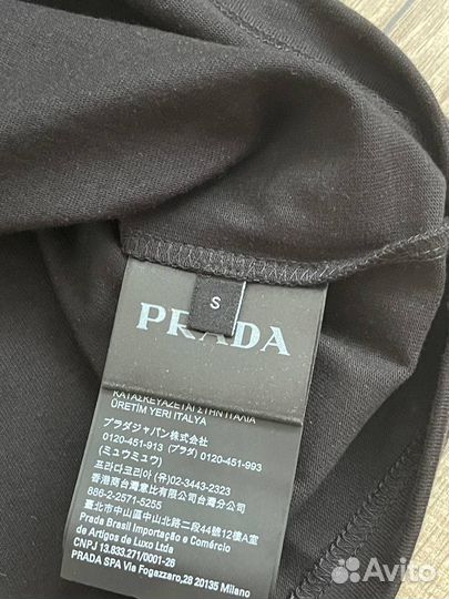 Футболка prada