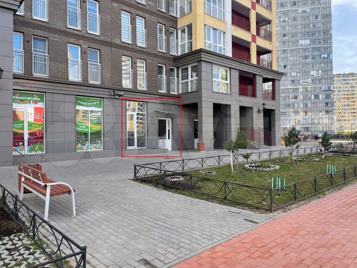 Сдается коммерческая, 90 кв.м., 1/25 эт