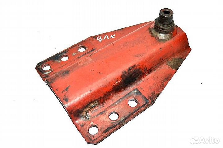 Кронштейн цилиндра подъёма кабины iveco EuroStar