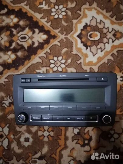 Продам штатную магнитолу