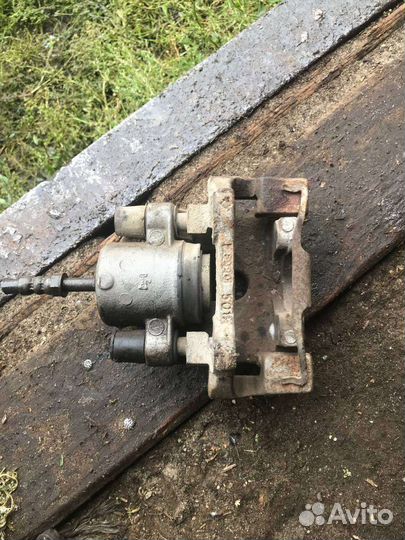 Суппорт задний лев-прав bmw e39