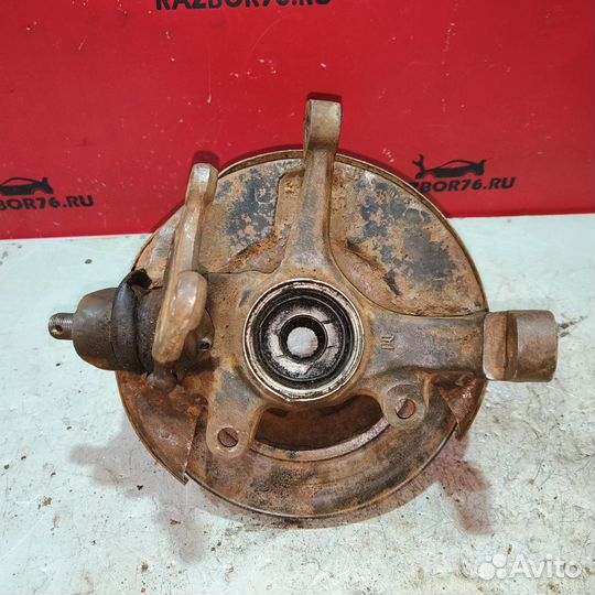 Кулак передний правый Isuzu Trooper