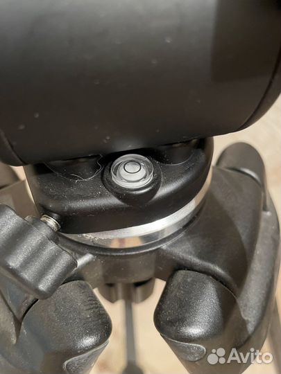 Штатив для видеокамеры