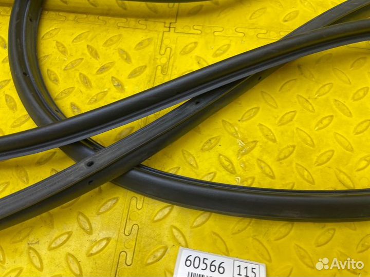 Б/У Уплотнитель двери - В хорошем состоянииn