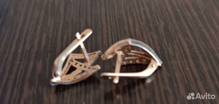 Золотые серьги