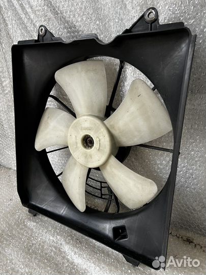 Вентилятор радиатора левый Honda Crosstour TF3