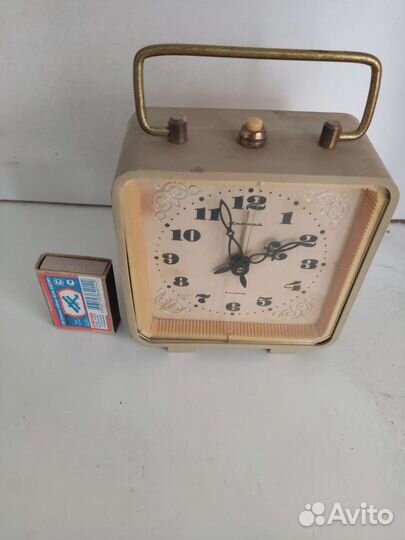 Часы будильник СССР
