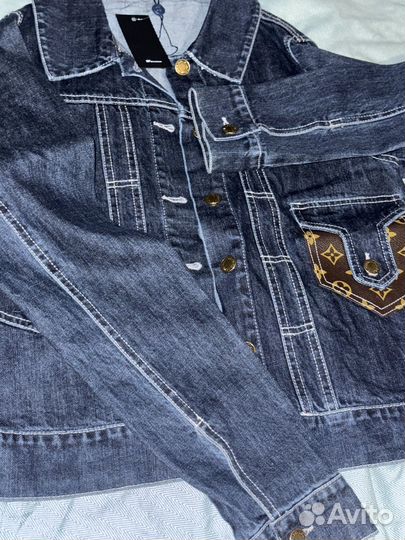 Джинсовая куртка